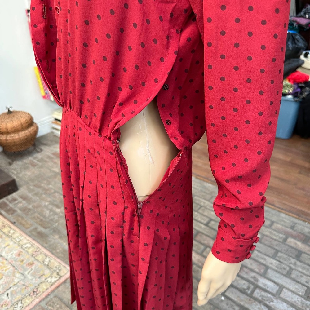 SOLD Vintage 70s 80s Albert Nipon Midi Shirt Dress Red polkadot pleated small - Picture 9 of 16